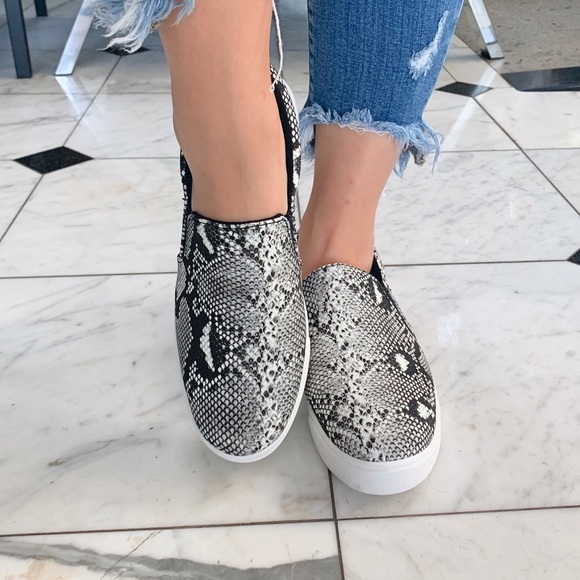 Snake skin slip on sneaker - Picture 2 of 6